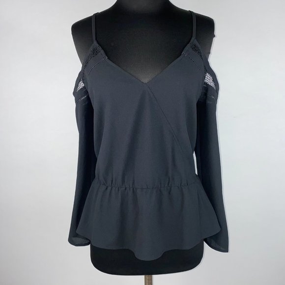 Cooper & Ella XS Cold Shoulder Sleeve V-Neck Top - Picture 2 of 11